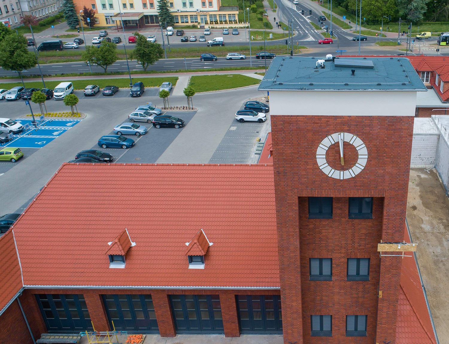 Fot. 1. Wycofujący się z Gorzowa Niemcy wysadzili obie przeprawy na Warcie. Źródło: Gazeta Lubuska.